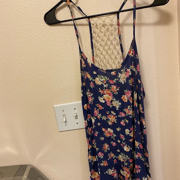 Tropical/floral tank top - Picture 2 of 5